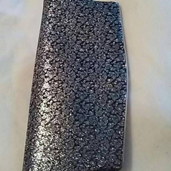 Purse - Picture 2 of 4